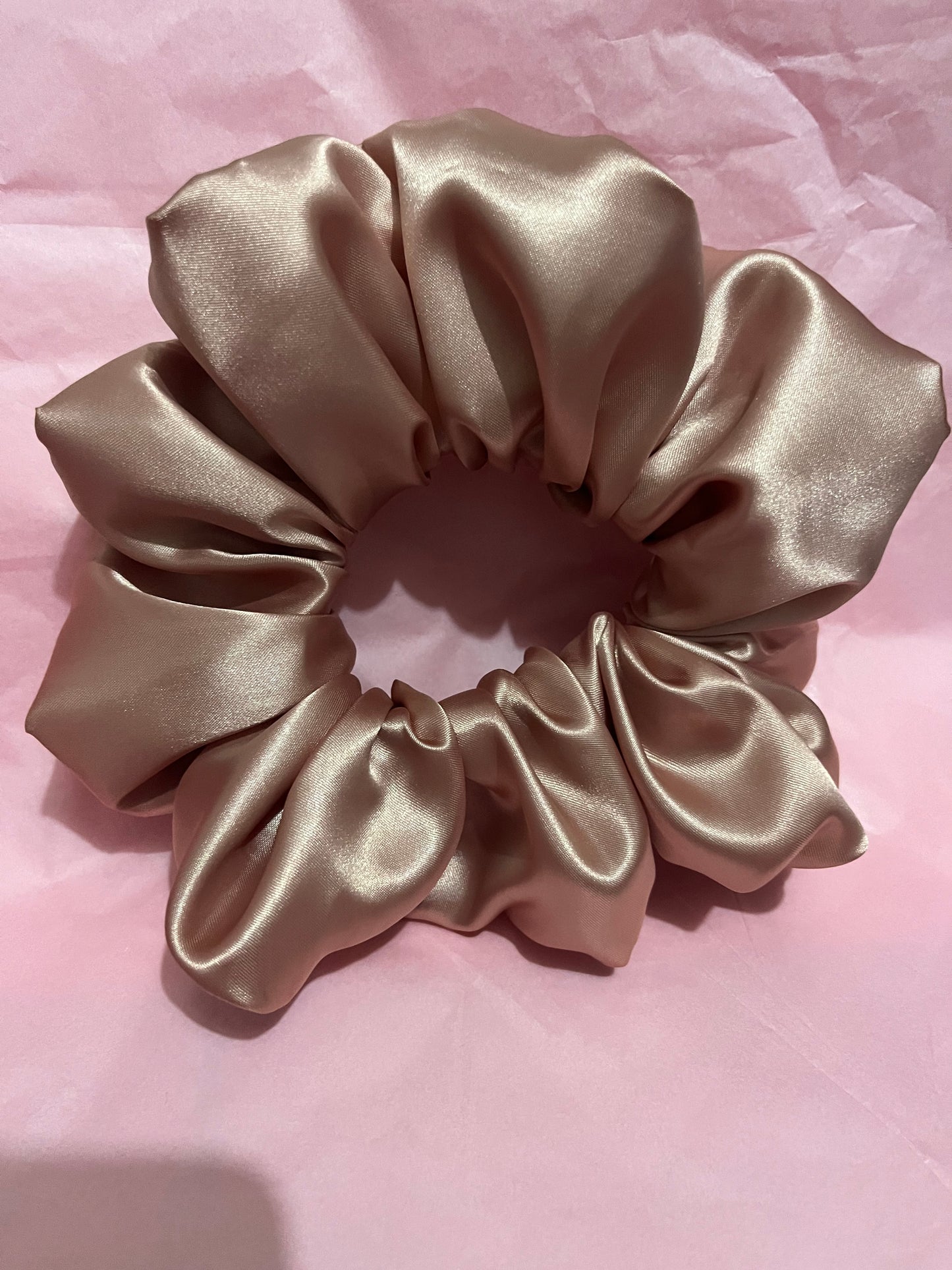 Large satin deluxe Scrunchie large