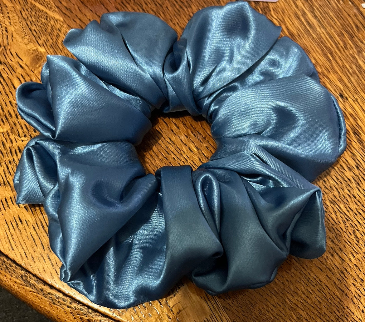 Large satin deluxe Scrunchie large