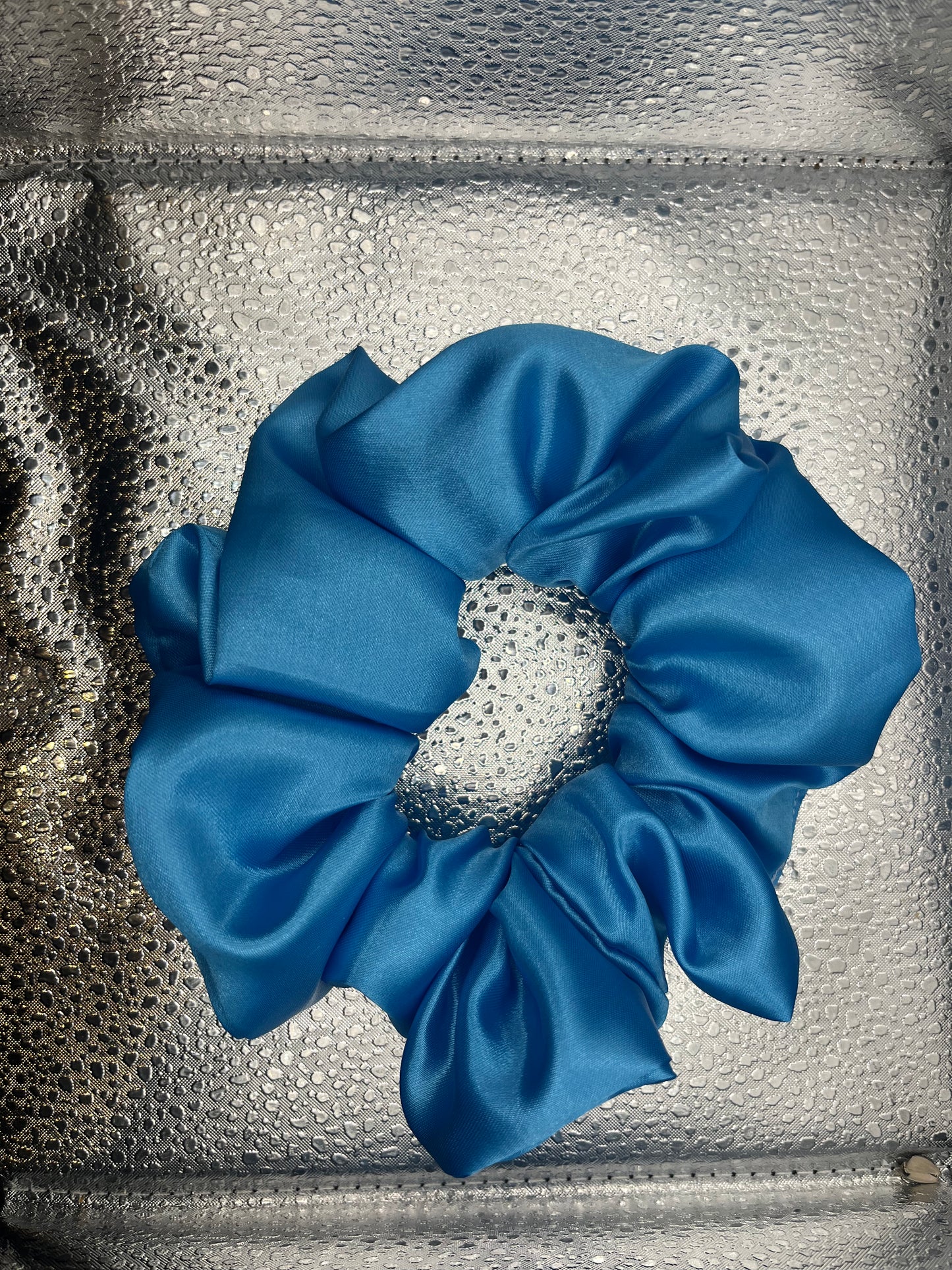 Large satin deluxe Scrunchie large