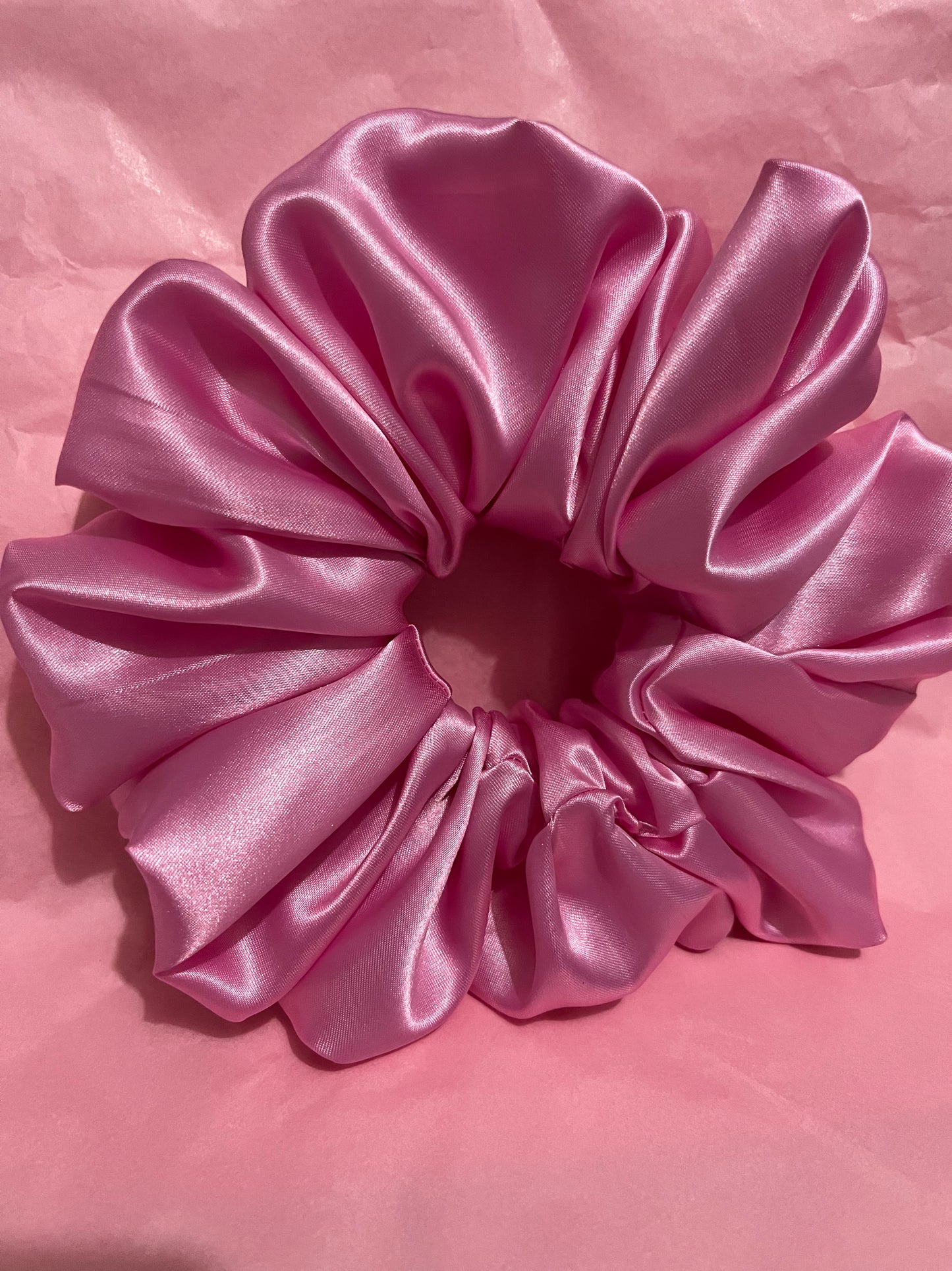 Large satin deluxe Scrunchie large