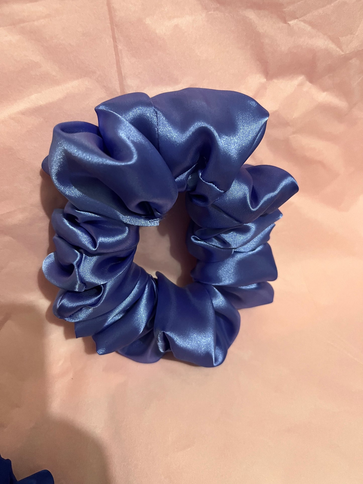 Large satin deluxe Scrunchie large